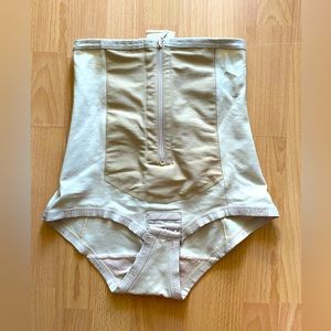Bellefit postpartum corset. Excellent condition.